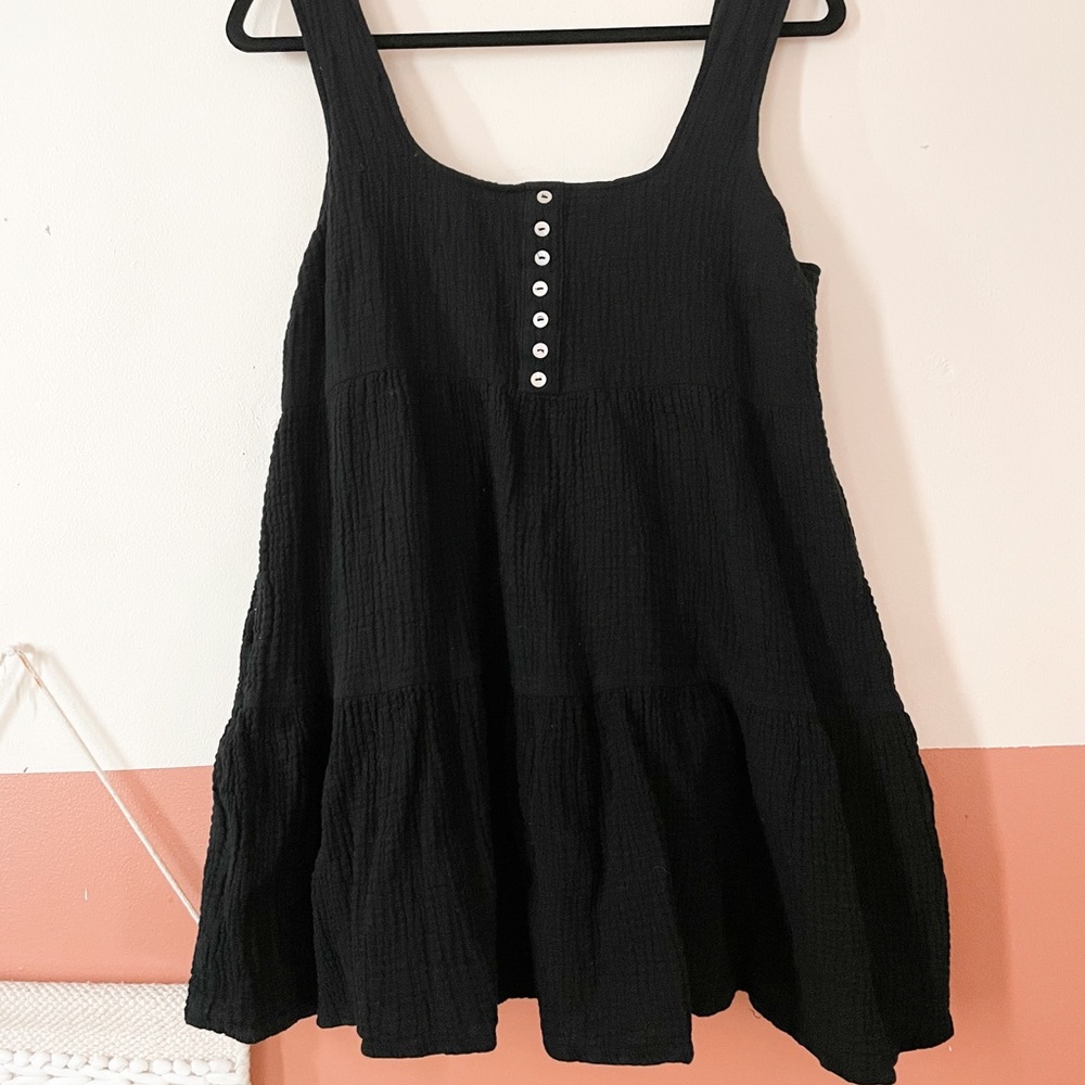 URBAN OUTFITTERS BLACK TEXTURED BABY DOLL DRESS